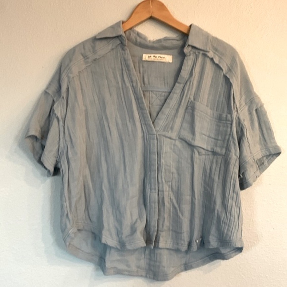 Free People(we the free) Denim blue cropped short sleeve shirt-size Medium - Picture 3 of 9